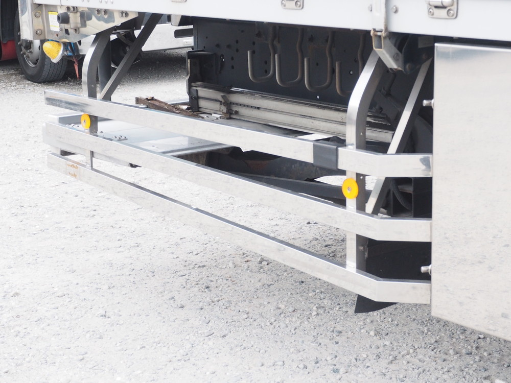 いすゞ ギガ 冷凍ウイング 大型 QKG-CYL77A 年式 H27[写真09]