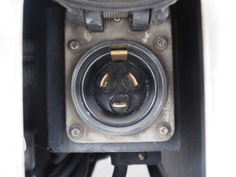 いすゞ ギガ 冷凍ウイング 大型 QKG-CYL77A 年式 H27[写真20]