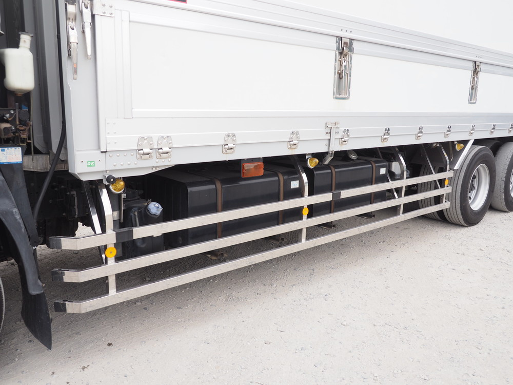 いすゞ ギガ 冷凍ウイング 大型 QKG-CYL77A 年式 H27[写真15]