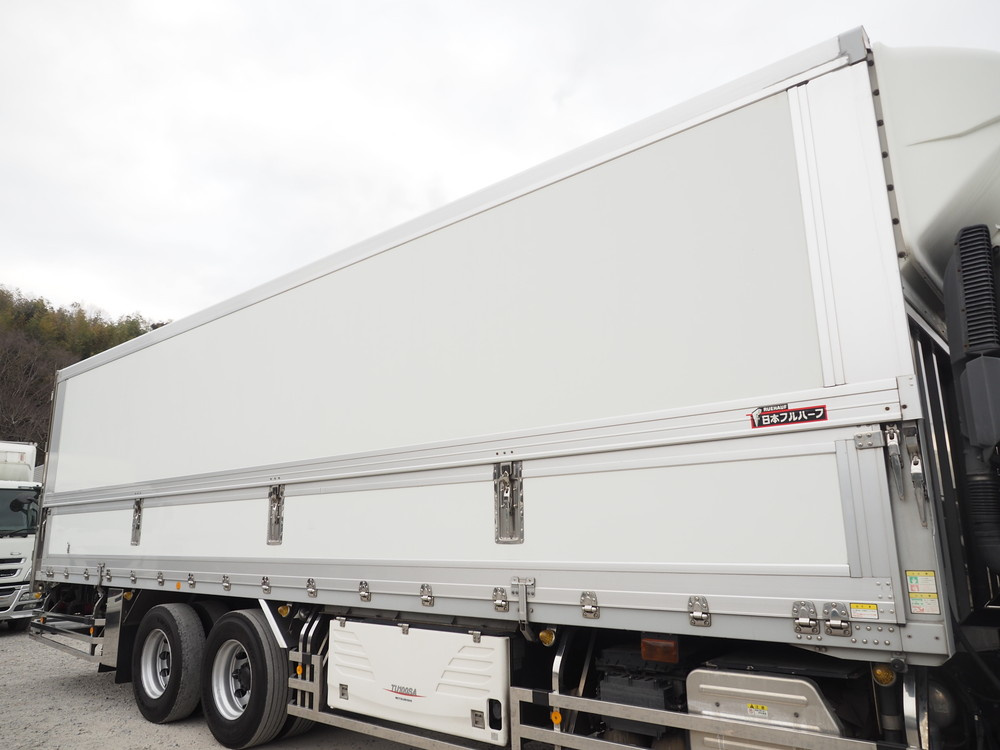 いすゞ ギガ 冷凍ウイング 大型 QKG-CYL77A 年式 H27[写真07]