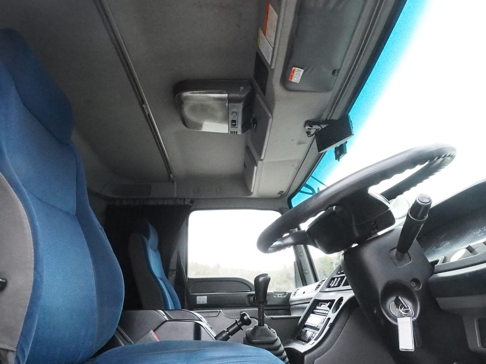 いすゞ ギガ 冷凍ウイング 大型 QKG-CYL77A 年式 H27[写真38]