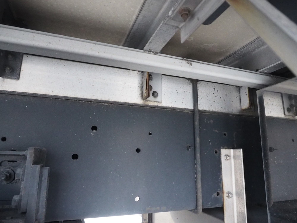 いすゞ ギガ 冷凍ウイング 大型 QKG-CYL77A 年式 H27[写真47]