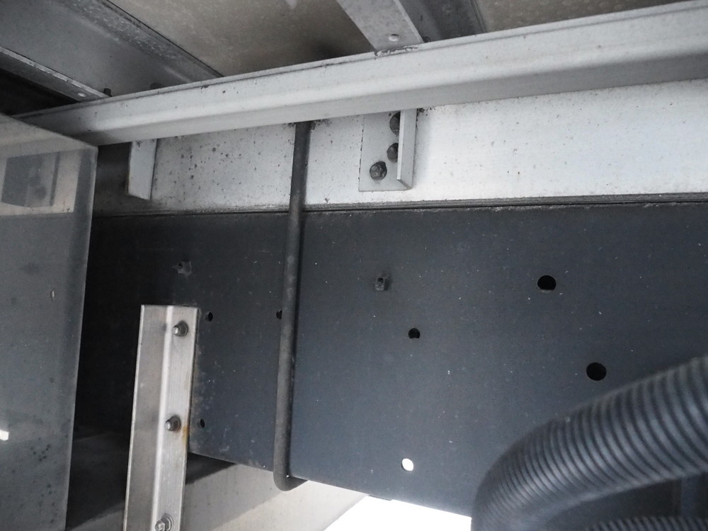 いすゞ ギガ 冷凍ウイング 大型 QKG-CYL77A 年式 H27[写真48]