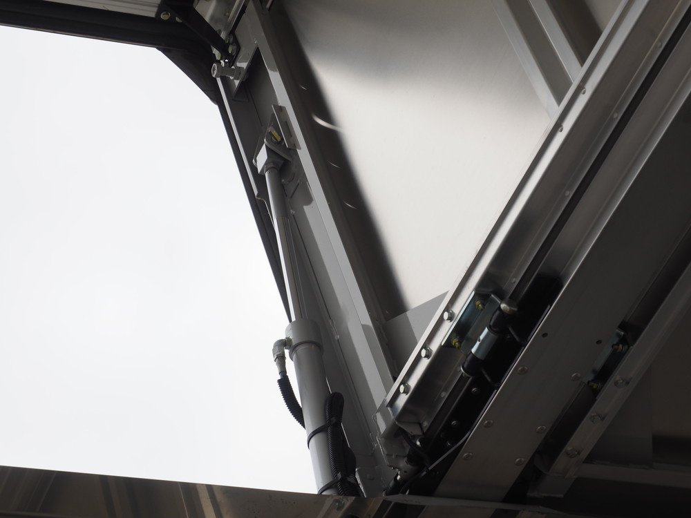 いすゞ フォワード ウイング車 中増t 2RG-FSR90T2 年式 R4[写真13]