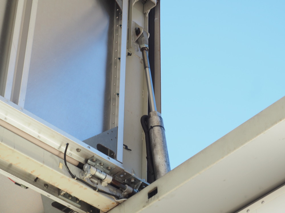 三菱ふそう ファイター ウイング車 中増t QKG-FK62FZ 年式 H27[写真20]