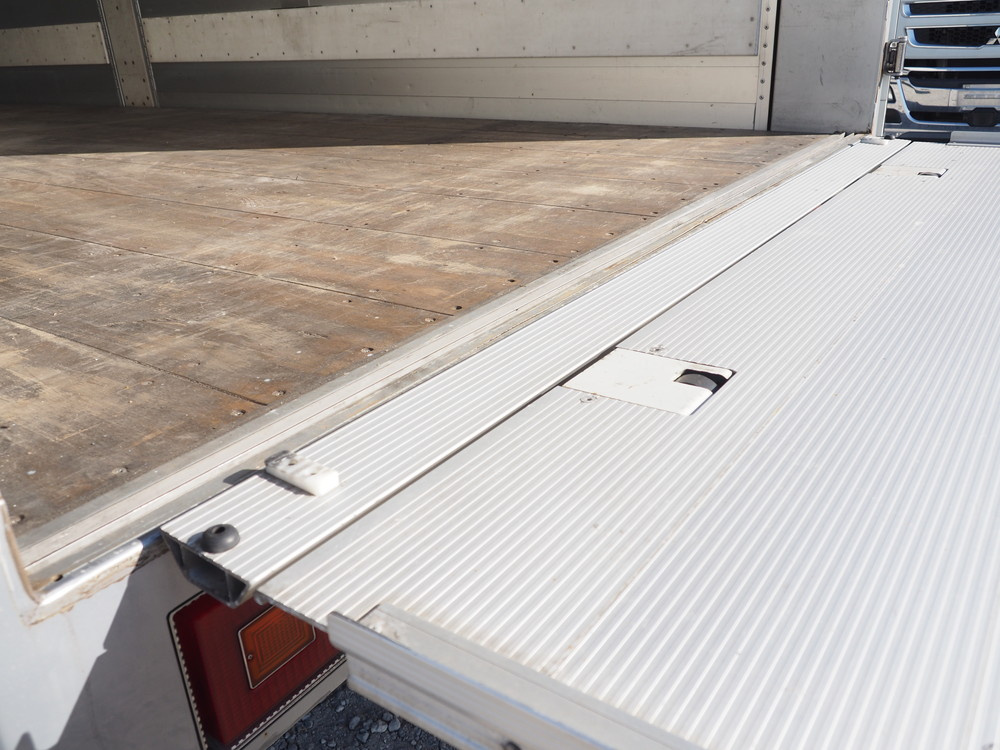 三菱ふそう ファイター ウイング車 中増t QKG-FK62FZ 年式 H27[写真35]