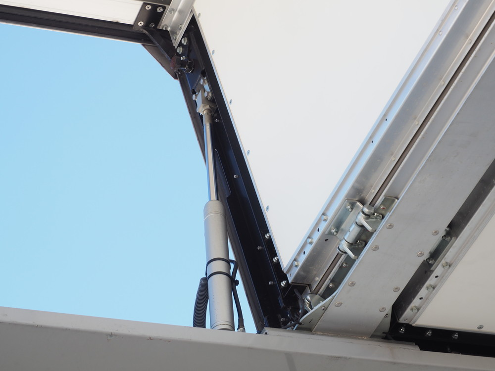 日野 プロフィア ウイング車 大型 2DG-FW1AHG 年式 H29[写真12]