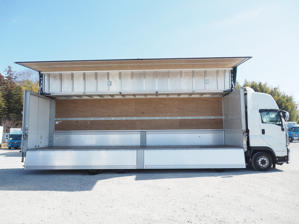 いすゞ ギガ ウイング車 大型 2PG-CYJ77D 年式 R7[写真12]