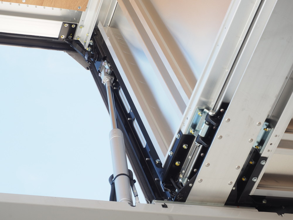 いすゞ ギガ ウイング車 大型 2PG-CYJ77D 年式 R7[写真14]