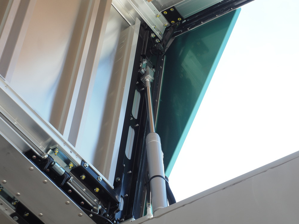 いすゞ ギガ ウイング車 大型 2PG-CYJ77D 年式 R7[写真13]