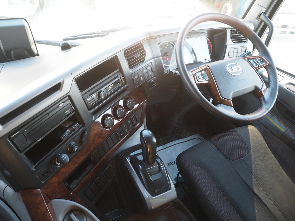 UDトラックス クオン トラクタ 大型 2PG-GK5AAB 年式 R4[写真19]