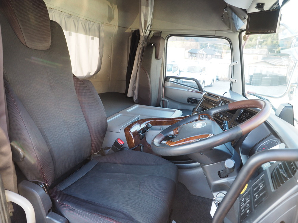 UDトラックス クオン トラクタ 大型 2PG-GK5AAB 年式 R4[写真17]