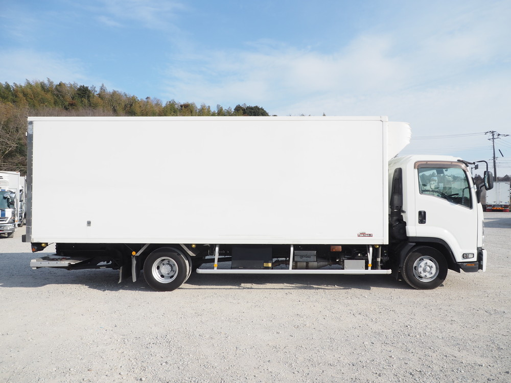 いすゞ フォワード 冷凍バン 中型 TKG-FRR90S2 年式 H28[写真09]