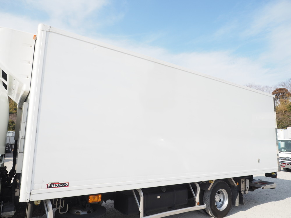 いすゞ フォワード 冷凍バン 中型 TKG-FRR90S2 年式 H28[写真12]