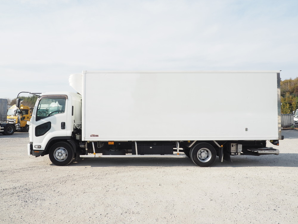 いすゞ フォワード 冷凍バン 中型 TKG-FRR90S2 年式 H28[写真11]