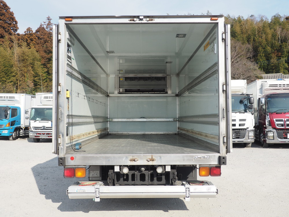 いすゞ フォワード 冷凍バン 中型 TKG-FRR90S2 年式 H28[写真13]