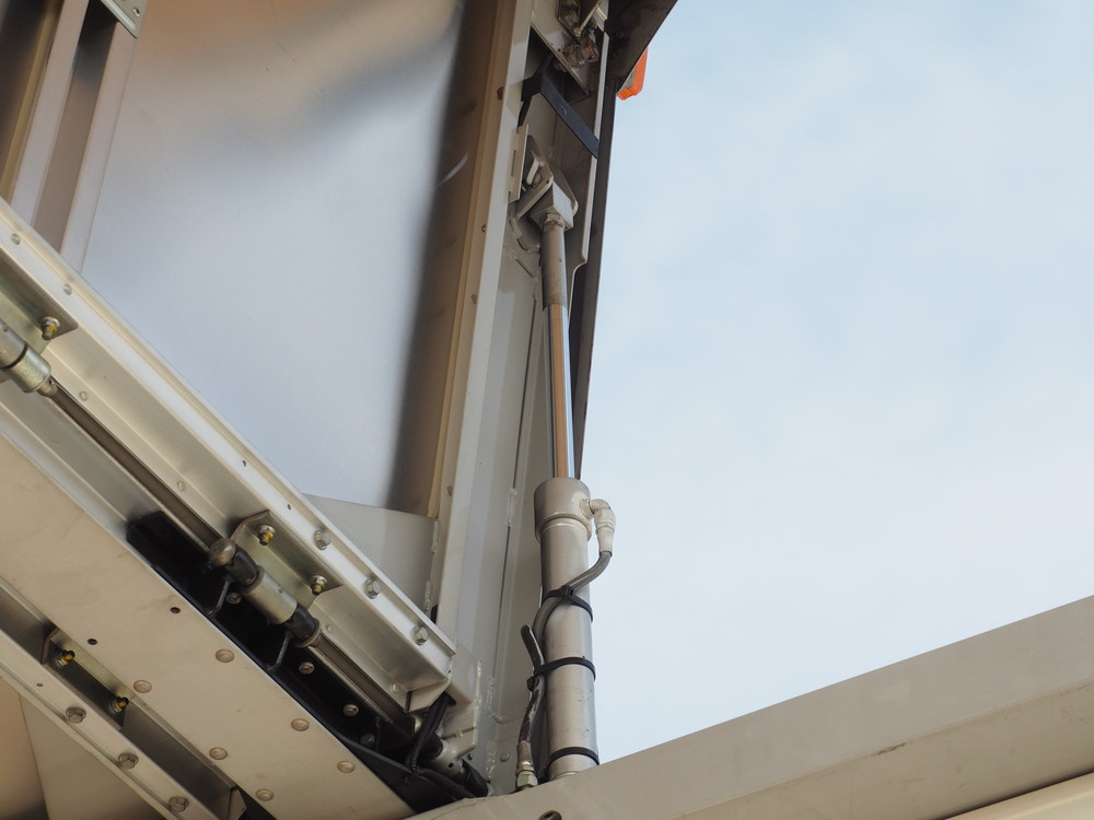 いすゞ フォワード ウイング車 中型 TKG-FRR90S2 年式 H28[写真17]