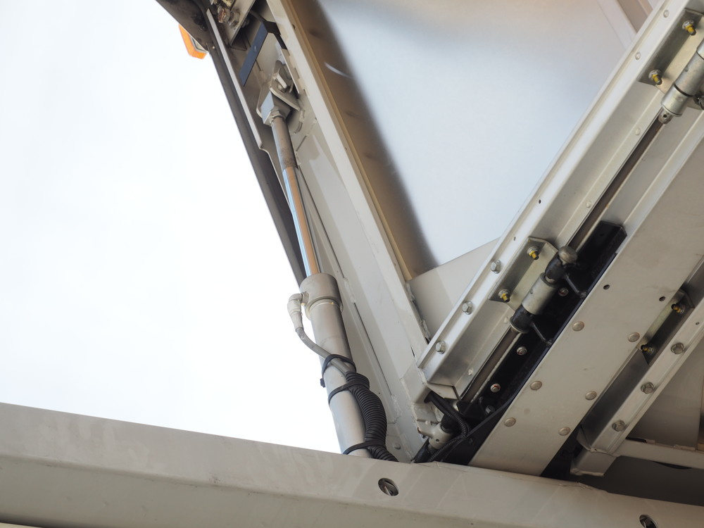 いすゞ フォワード ウイング車 中型 TKG-FRR90S2 年式 H28[写真12]