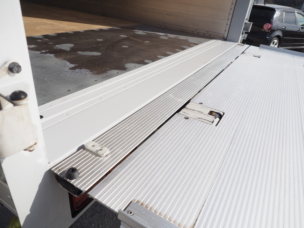 いすゞ フォワード ウイング車 中型 TKG-FRR90S2 年式 H28[写真31]