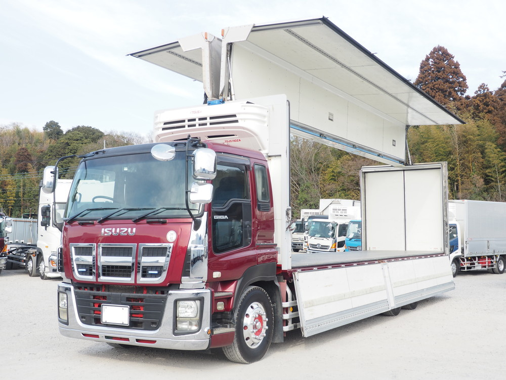 いすゞ ギガ 冷凍ウイング 大型 QKG-CYL77A 年式 H26[写真03]