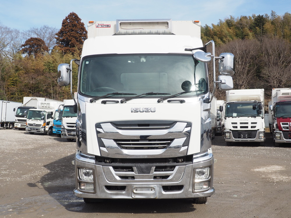 いすゞ ギガ ウイング車 大型 2PG-CYJ77CA 年式 H30[写真03]