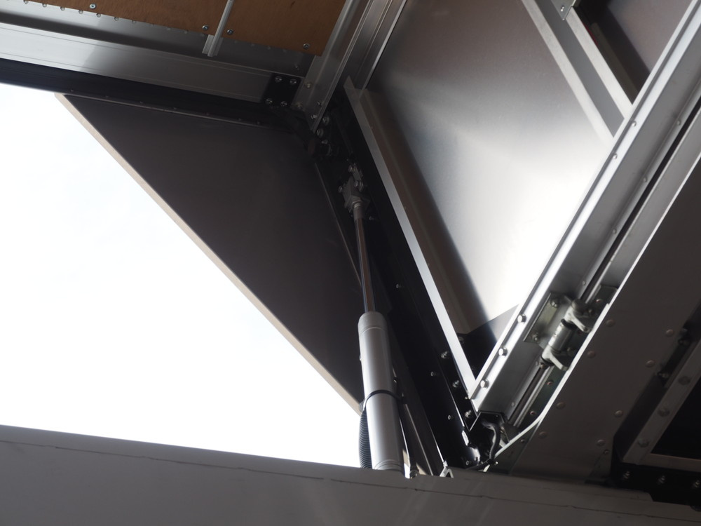 いすゞ ギガ ウイング車 大型 2PG-CYJ77CA 年式 H30[写真17]