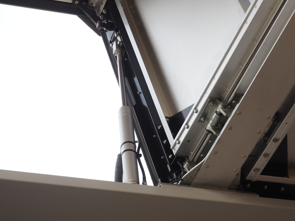 いすゞ ギガ ウイング車 大型 2PG-CYJ77CA 年式 H30[写真12]