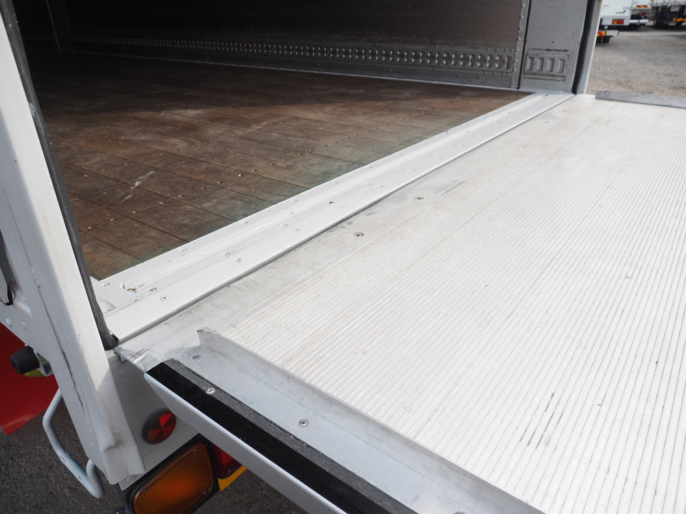 いすゞ ギガ ウイング車 大型 2PG-CYJ77CA 年式 H30[写真28]