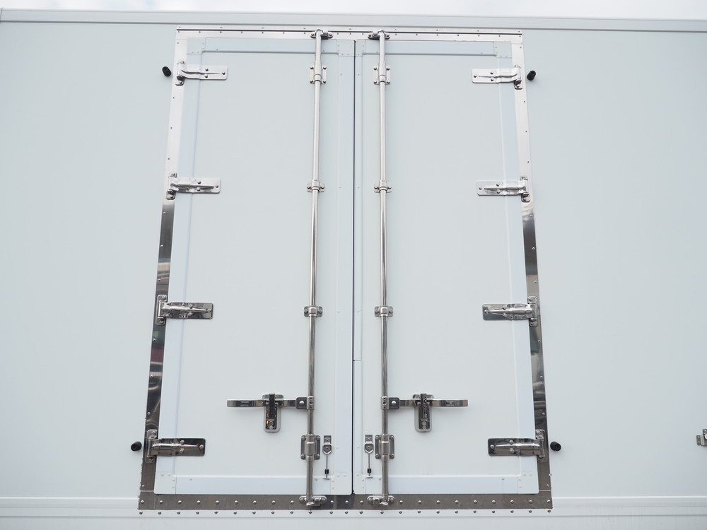 三菱ふそう ファイター 冷凍バン 中型 TKG-FK64F 年式 H28[写真16]