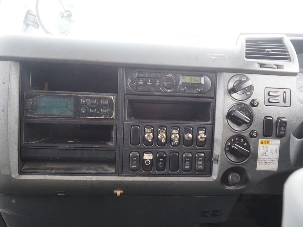 三菱ふそう ファイター 冷凍バン 中型 TKG-FK64F 年式 H28[写真34]