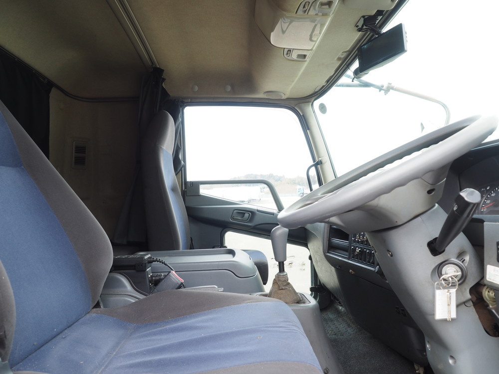 三菱ふそう ファイター 冷凍バン 中型 TKG-FK64F 年式 H28[写真31]