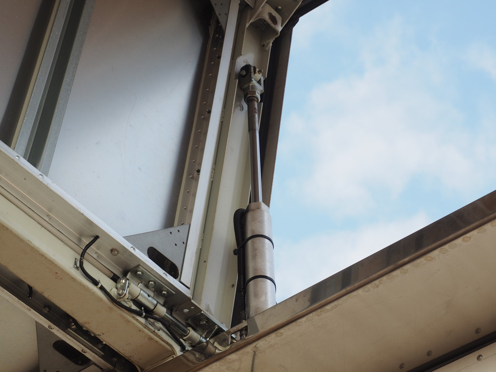 三菱ふそう スーパーグレート ウイング車 大型 QPG-FS64VZ 年式 H27[写真20]