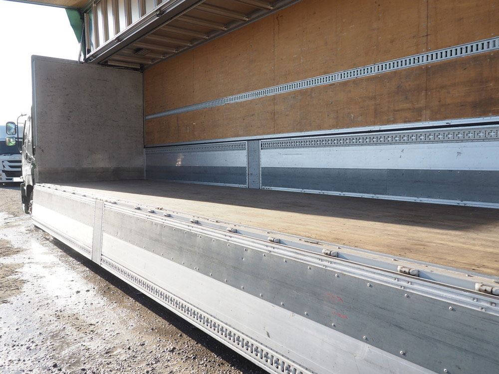 いすゞ ギガ ウイング車 大型 QKG-CYJ77A 年式 H27[写真11]