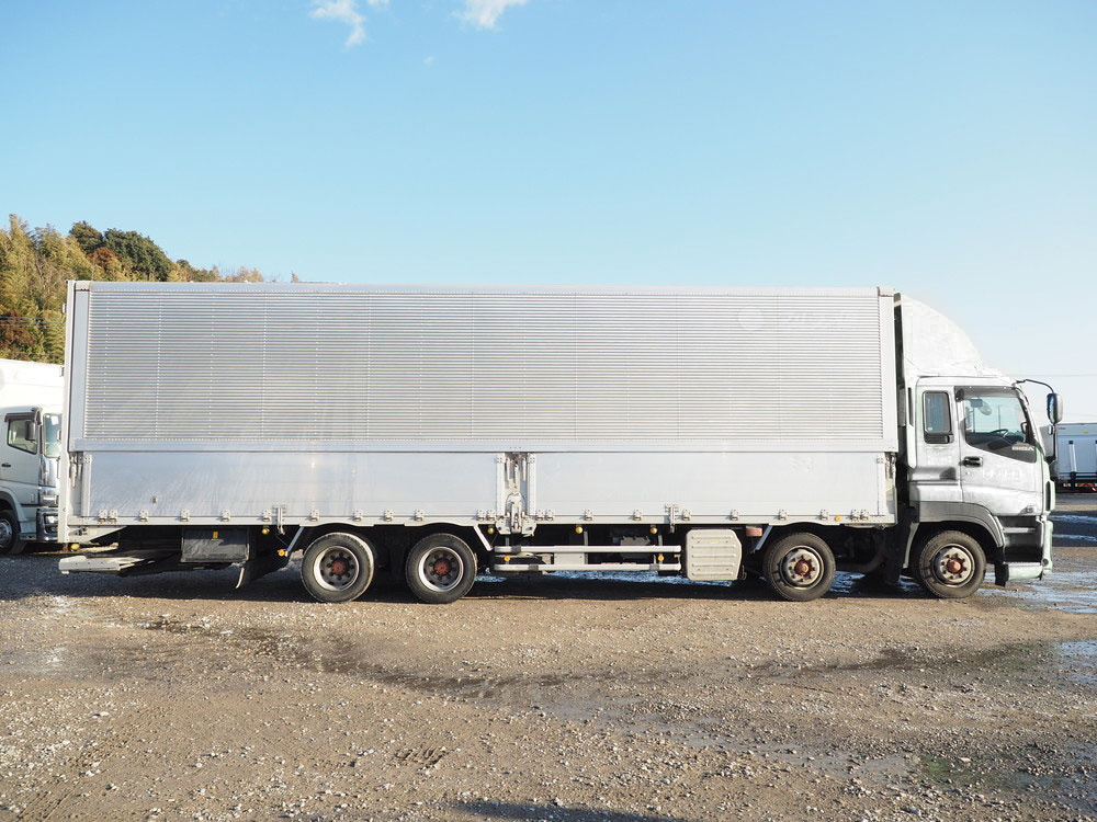 いすゞ ギガ ウイング車 大型 QKG-CYJ77A 年式 H27[写真03]