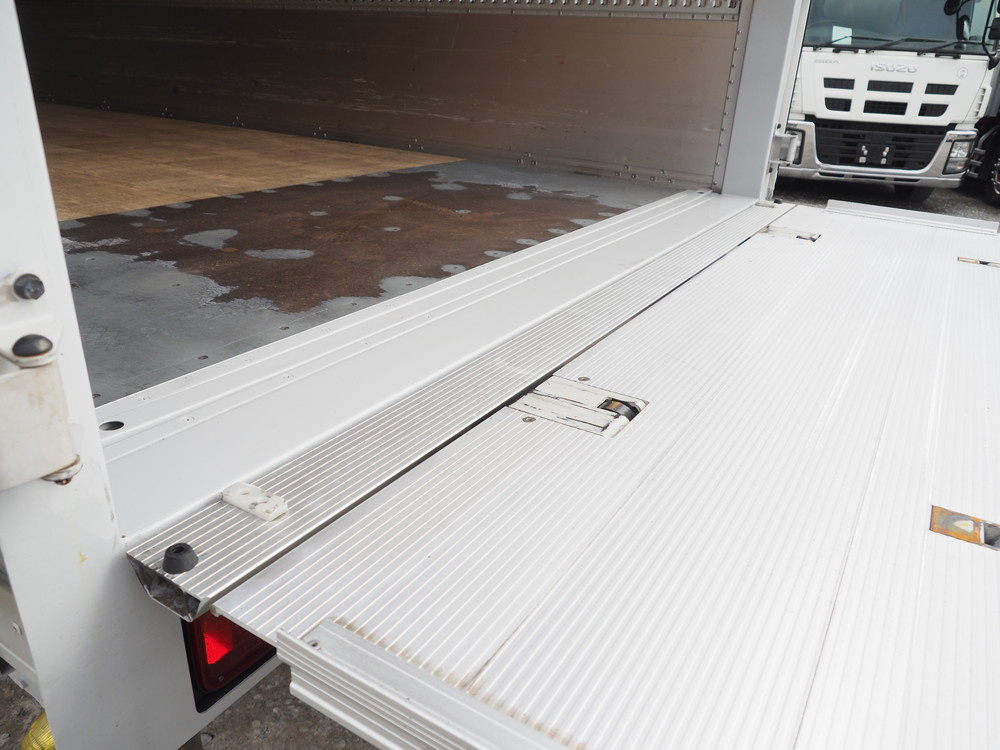 いすゞ フォワード ウイング車 中型 TKG-FRR90S2 年式 H28[写真32]