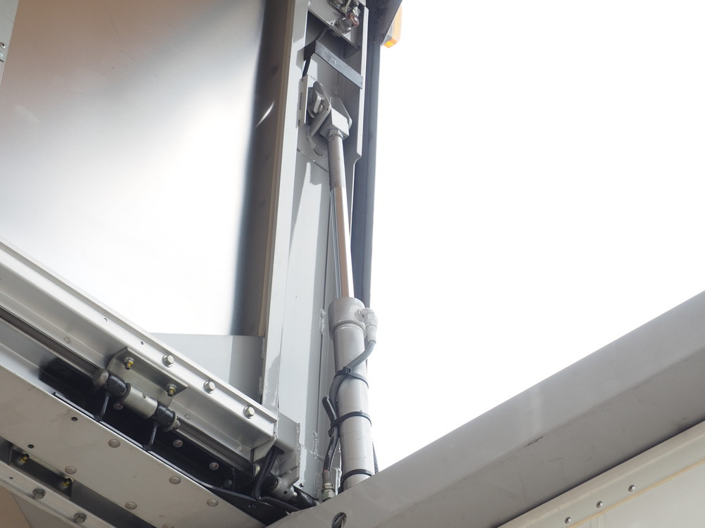 いすゞ フォワード ウイング車 中型 TKG-FRR90S2 年式 H28[写真18]