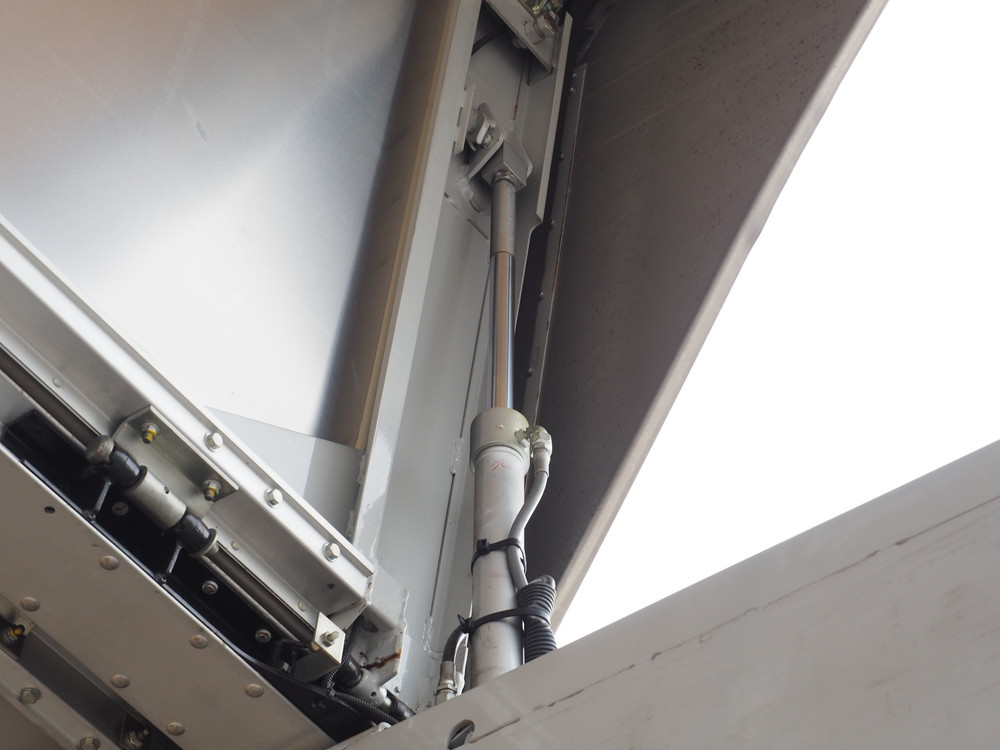 いすゞ フォワード ウイング車 中型 TKG-FRR90S2 年式 H28[写真12]