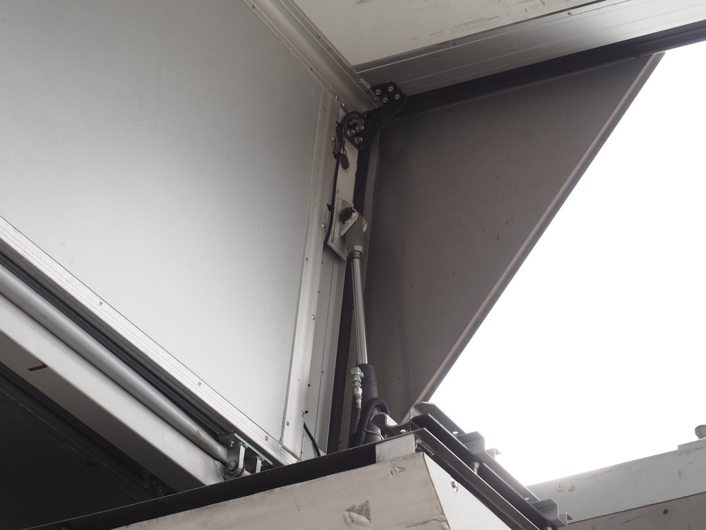 三菱ふそう スーパーグレート 冷凍ウイング 大型 QPG-FS64VZ 年式 H28[写真13]