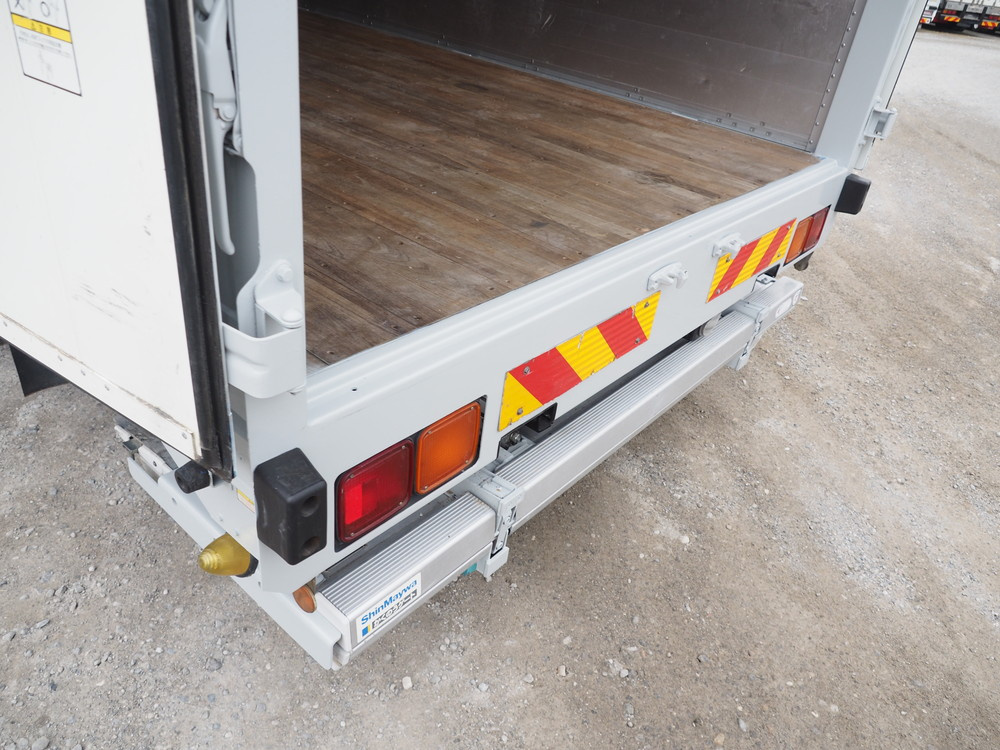 いすゞ フォワード ウイング車 中型 TKG-FRR90T2 年式 H27[写真27]