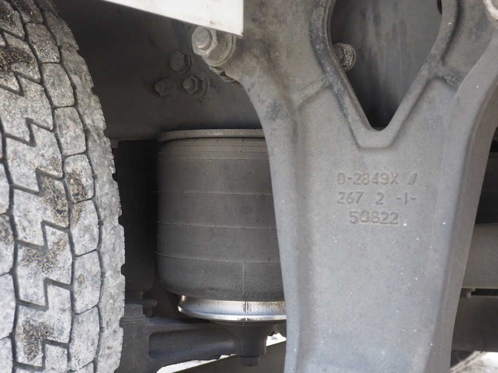 いすゞ フォワード 冷凍バン 中増t SKG-FSR90T2 年式 H27[写真32]