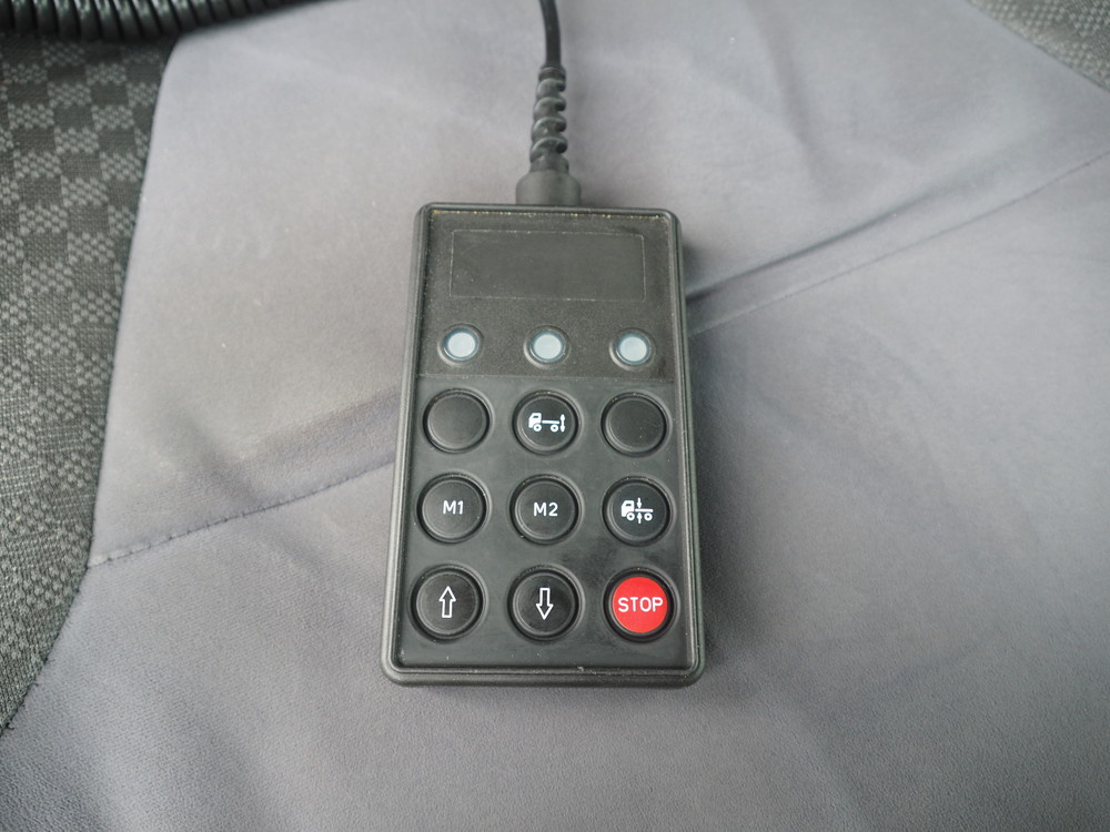 いすゞ フォワード 冷凍バン 中型 2PG-FRR90T2 年式 H30[写真27]