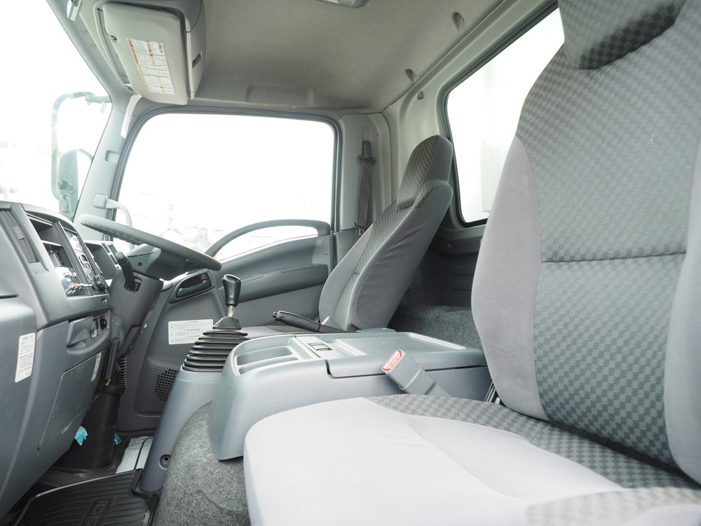 いすゞ フォワード 冷凍バン 中型 2PG-FRR90T2 年式 H30[写真33]