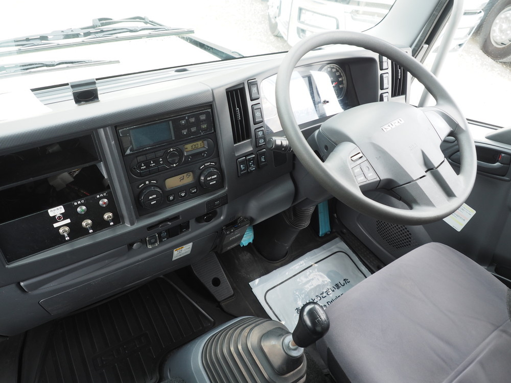 いすゞ フォワード 冷凍バン 中型 2PG-FRR90T2 年式 H30[写真31]