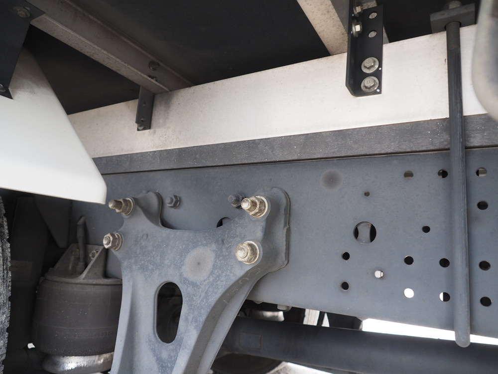 いすゞ フォワード 冷凍バン 中型 2PG-FRR90T2 年式 H30[写真42]