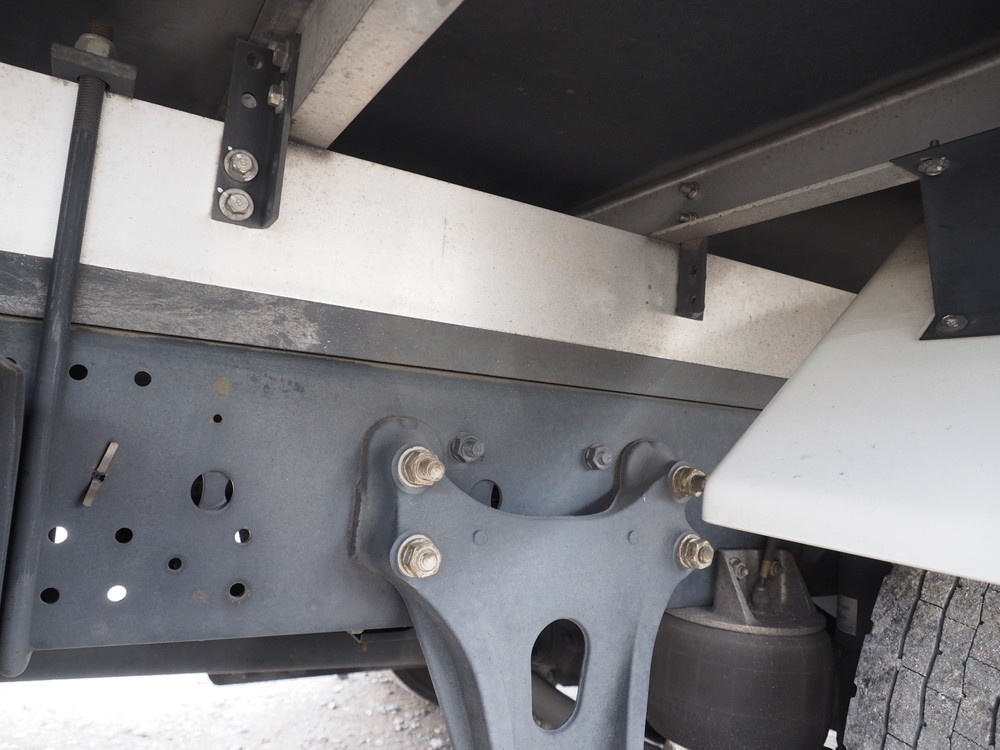 いすゞ フォワード 冷凍バン 中型 2PG-FRR90T2 年式 H30[写真41]