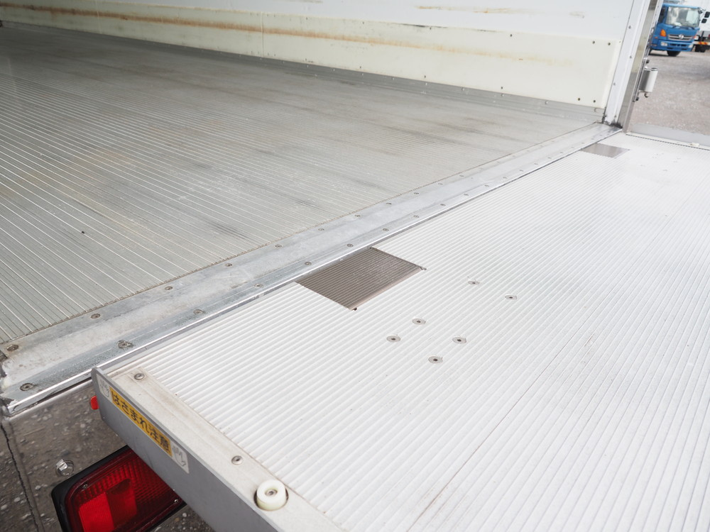 いすゞ フォワード 冷凍バン 中型 2PG-FRR90T2 年式 H30[写真21]