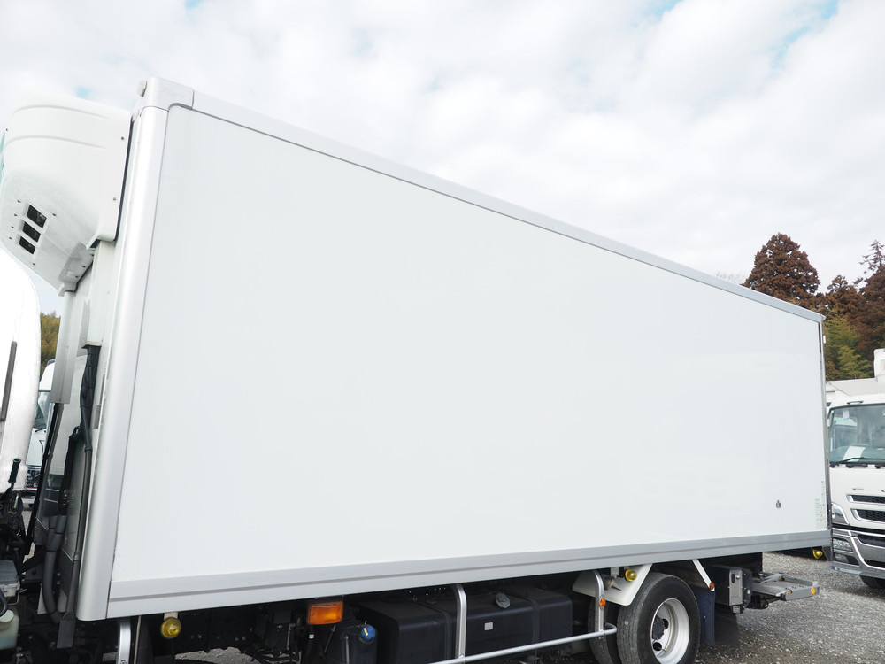 いすゞ フォワード 冷凍バン 中型 2PG-FRR90T2 年式 H30[写真11]