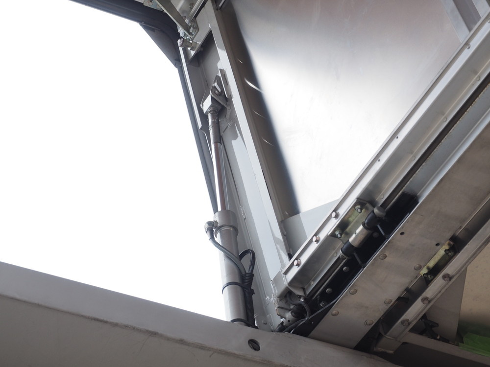 いすゞ フォワード ウイング車 中型 TKG-FRR90S2 年式 H27[写真13]