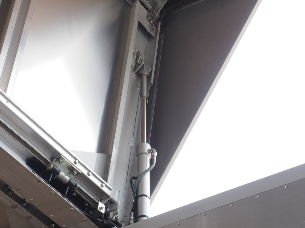 いすゞ フォワード ウイング車 中型 TKG-FRR90S2 年式 H27[写真12]