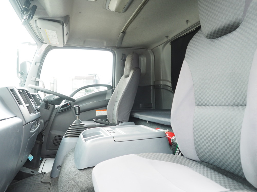 いすゞ フォワード ウイング車 中型 TKG-FRR90S2 年式 H27[写真38]